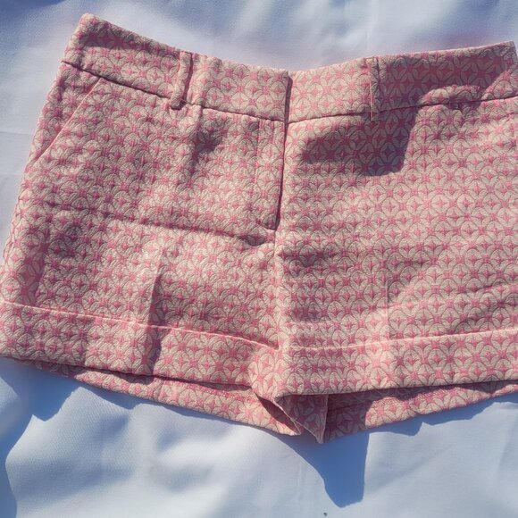 New York & Company‎ Geometric Patterned Shorts - Picture 2 of 5